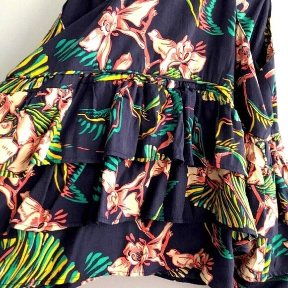 Levi’s Womens Tropical Coconut Girl Vacation Hawaiian Layered Crop Top XS NEW - Picture 7 of 12